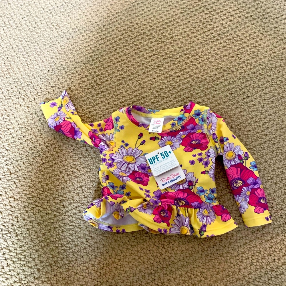 RUFFLE BUTTS Rash Guard NWT, 6-12m.